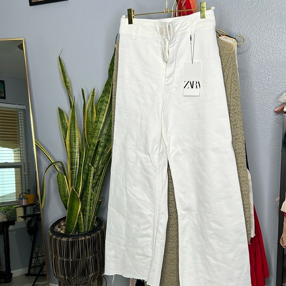 Zara Pants - Zara Short White Boyfriend Pants